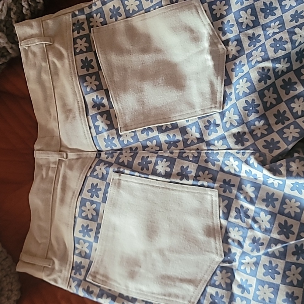 "Lisa says Gah".Roby Daisy Jean. Blue and white jeans.high waist - Picture 5 of 9